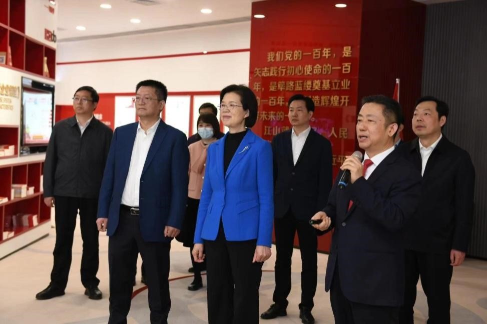 江苏省委常委、组织部部长沈莹调研人生就是博1